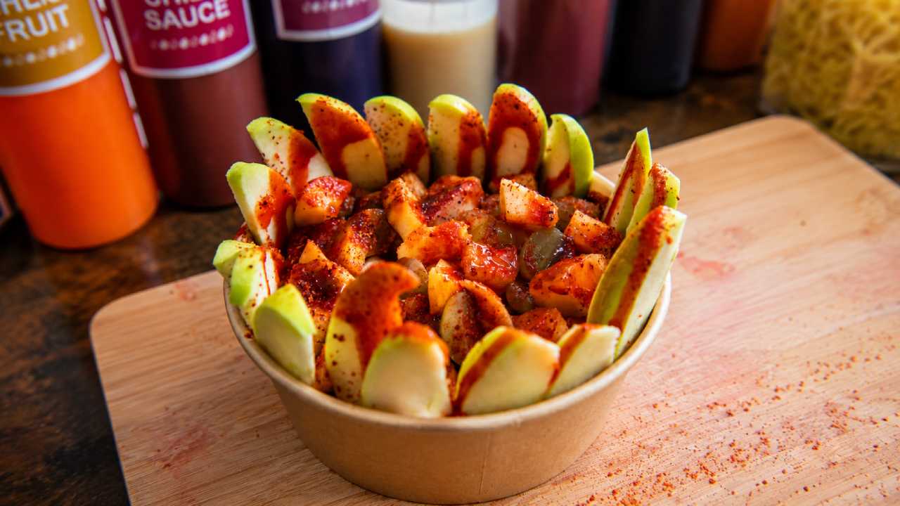 The Fricy Trend Will Explode in 2026, Combining Fruit and Spicy Foods to Become a New Culinary Sensation